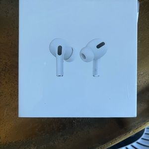 Apple AirPods Pro wiry charging case